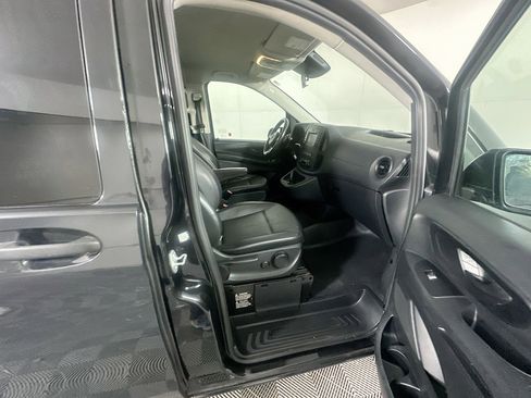 Used 2020 Mercedes-Benz Metris Passenger image 28