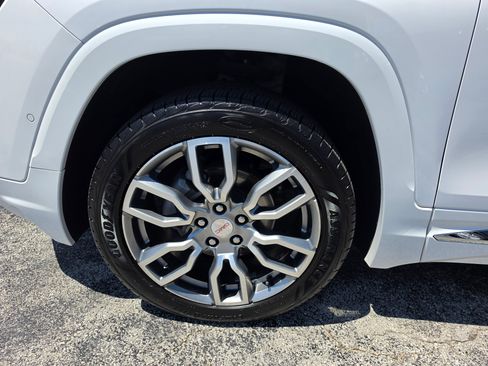 Used 2022 GMC Terrain Denali w/ Denali Premium Package AWD/4WD image 12
