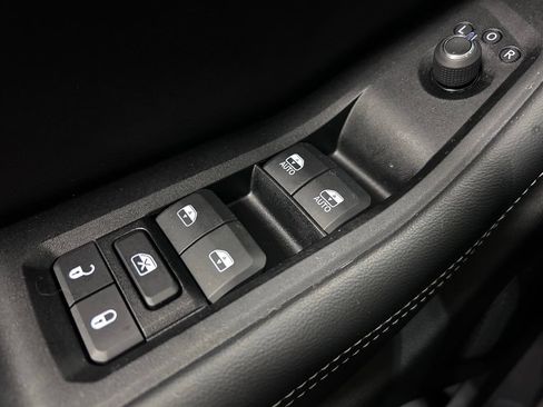 Used 2024 Jeep Grand Cherokee L Limited AWD/4WD image 5