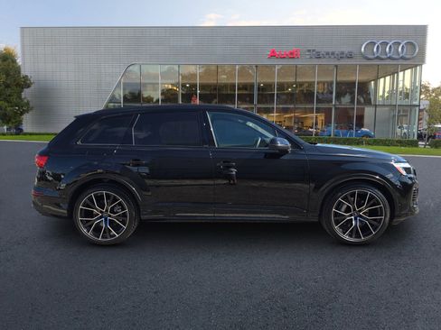 New 2025 Audi Q7 3.0T Prestige image 3
