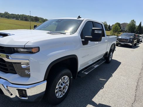 Certified 2025 Chevrolet Silverado 2500 LT w/ Convenience Package AWD/4WD image 5