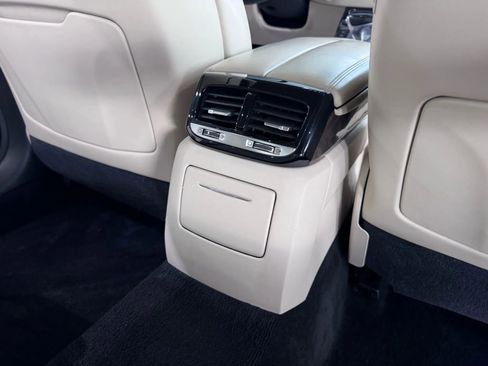 Used 2017 Genesis G90 3.3T Premium image 17