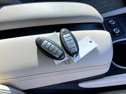 Used 2021 Nissan Murano Platinum w/ Cargo Package FWD image 11