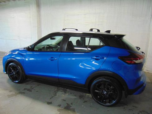 Used 2023 Nissan Kicks SV w/ Interior Electronics Package FWD image 4