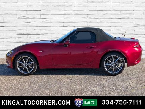 Used 2023 MAZDA MX-5 Miata Grand Touring RWD image 6