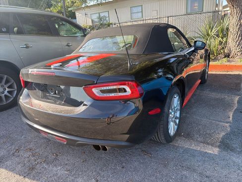 Used 2018 FIAT 124 Spider Classica RWD image 5
