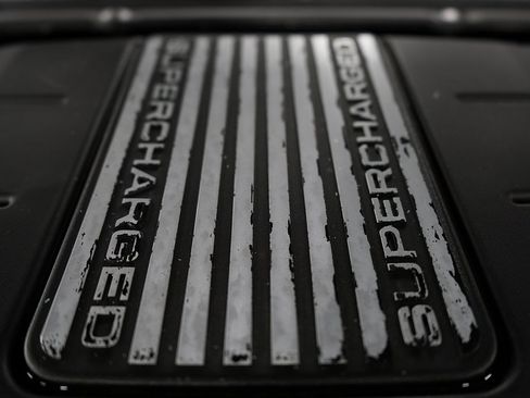 Used 2020 Land Rover Range Rover Sport SVR AWD/4WD image 32