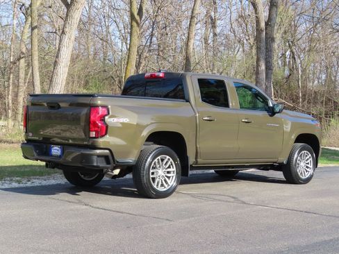 Used 2023 Chevrolet Colorado LT w/ LT Convenience Package II AWD/4WD image 3