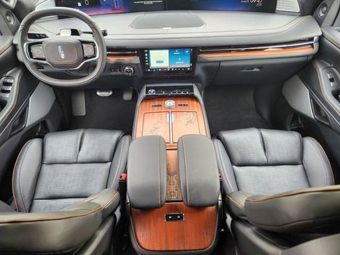 New 2025 Lincoln Navigator L Black Label image 11