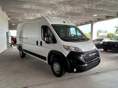 Used 2025 RAM ProMaster 2500 w/ Convenience Group image 2