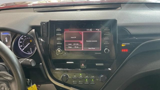 Used 2021 Toyota Camry LE FWD image 18