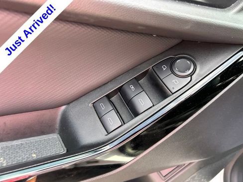 Used 2025 Chevrolet Equinox LT w/ Convenience Package II FWD image 13