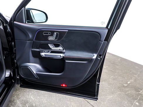 Used 2024 Mercedes-Benz GLB 250 image 22