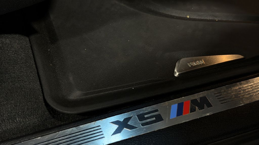 Used 2018 BMW X5 M AWD/4WD image 12