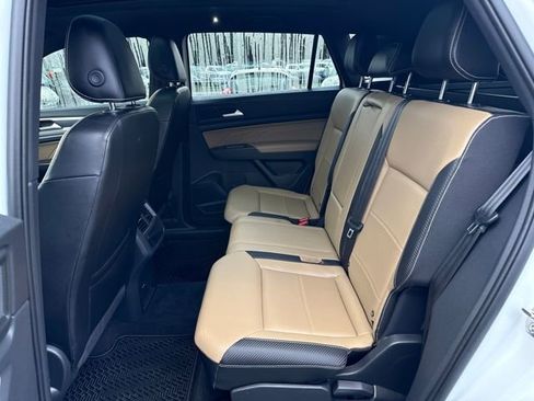 Used 2022 Volkswagen Atlas Cross Sport SEL R-Line image 17