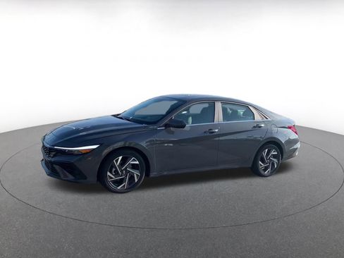 Used 2025 Hyundai Elantra SEL image 8
