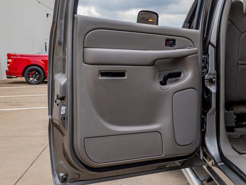 Used 2007 GMC Sierra 3500 SLT w/ Heavy-Duty Power Package image 35