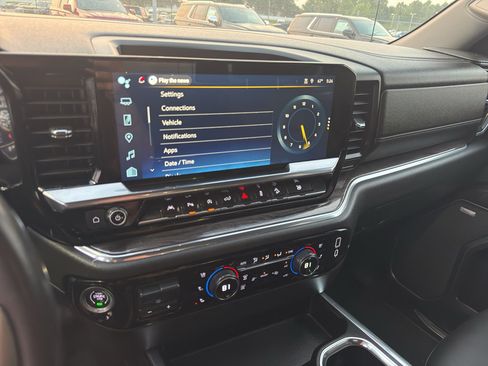 Certified 2023 Chevrolet Silverado 1500 LTZ AWD/4WD image 23