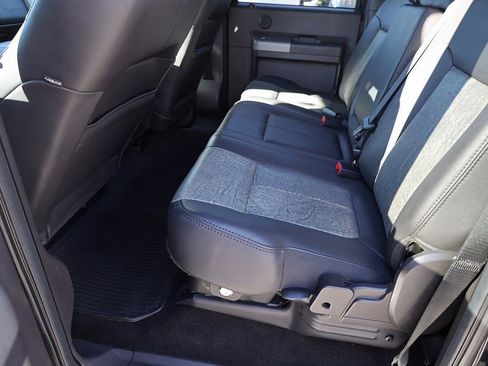 Used 2011 Ford F250 Lariat w/ Chrome Pkg image 17