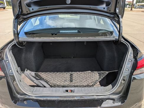 Used 2025 Nissan Versa SR w/ Trunk Package FWD image 6