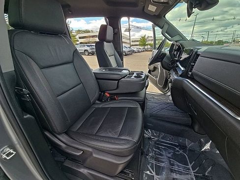 Used 2024 Chevrolet Silverado 2500 LT w/ Convenience Package image 49