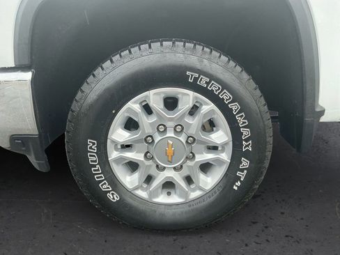 Used 2022 Chevrolet Silverado 2500 LT w/ Convenience Package AWD/4WD image 13