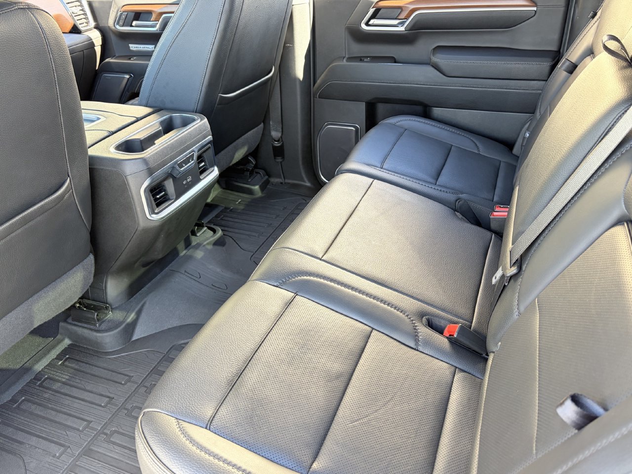 Used 2022 GMC Sierra 1500 Denali w/ Denali Reserve Package AWD/4WD image 17