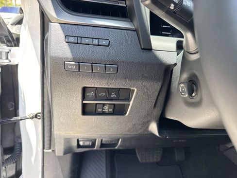 Used 2025 Lexus GX 550 w/ Accessory Package (2T) AWD/4WD image 33
