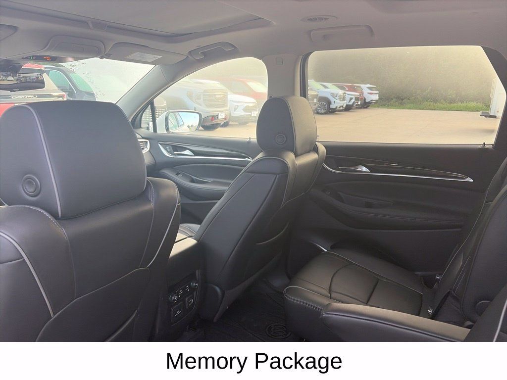 Used 2021 Buick Enclave Avenir w/ Avenir Technology Package AWD/4WD image 12