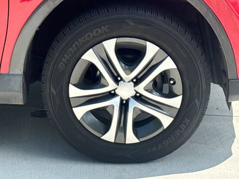 Used 2017 Toyota RAV4 LE FWD image 11