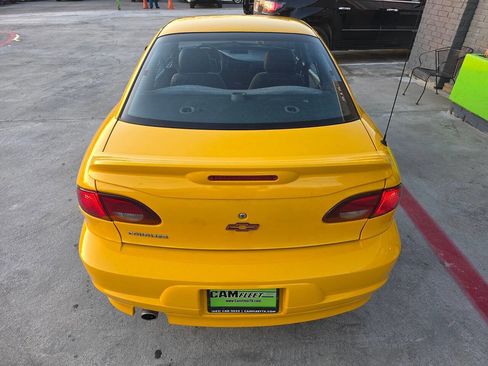 Used 2002 Chevrolet Cavalier Base 2dr Coupe w/ Preferred Equipment Group 1 image 9