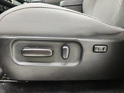 Used 2023 Toyota Tacoma SR5 RWD image 13