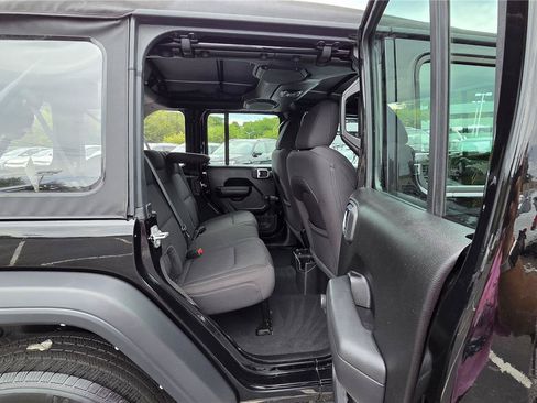 Used 2023 Jeep Wrangler Unlimited Sport AWD/4WD image 33