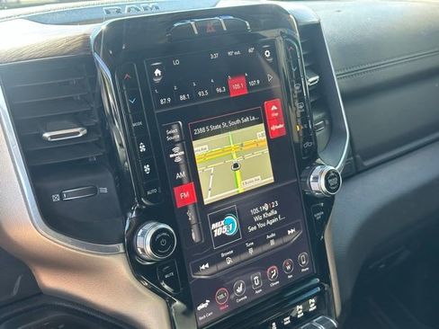 Used 2019 RAM 1500 Laramie AWD/4WD image 27