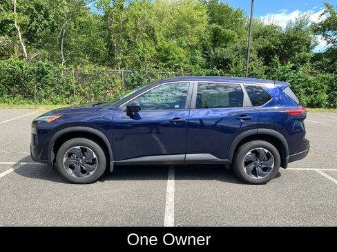 Used 2025 Nissan Rogue SV AWD/4WD image 7