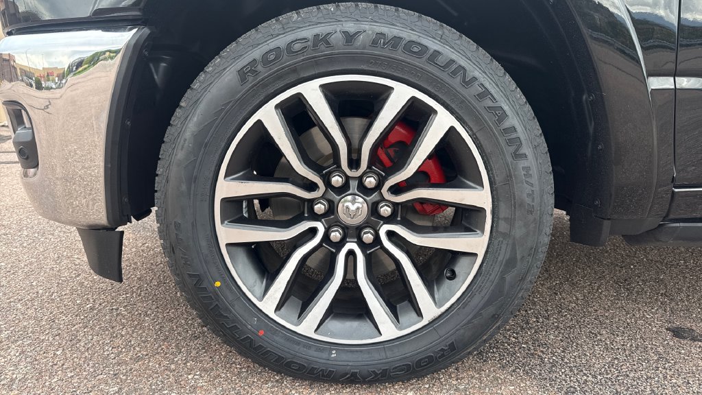 Used 2025 RAM 1500 Limited AWD/4WD image 14