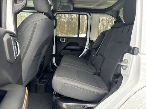 Used 2025 Jeep Wrangler Unlimited Sahara w/ Safety Group image 16