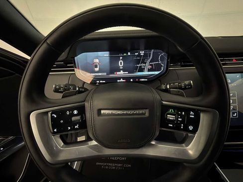 Used 2025 Land Rover Range Rover Long Wheelbase SE image 11