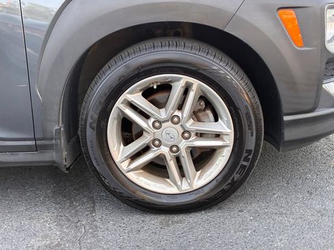 Used 2021 Hyundai Kona SE FWD image 45
