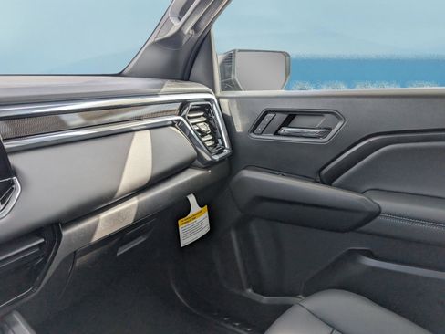 New 2026 GMC Canyon Elevation w/ Convenience Package image 29