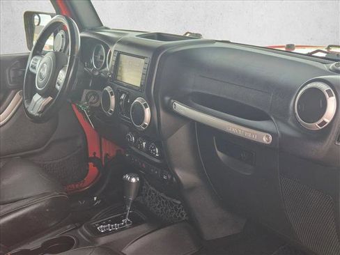 Used 2015 Jeep Wrangler Unlimited Rubicon AWD/4WD image 19