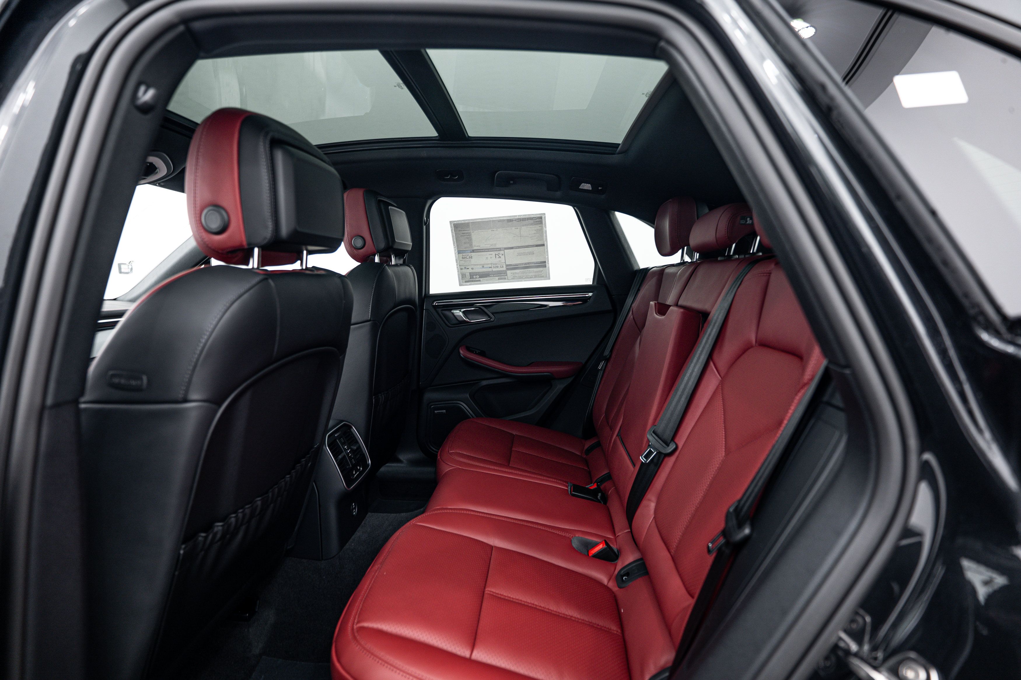 Certified 2026 Porsche Macan AWD/4WD image 22