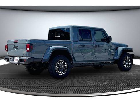 Used 2026 Jeep Gladiator Sport AWD/4WD image 18