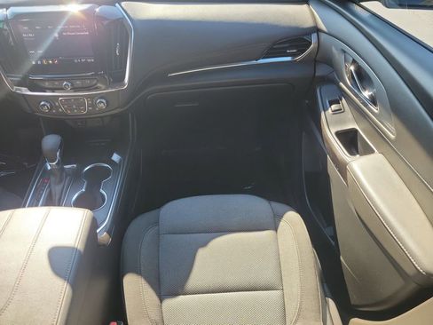 Used 2023 Chevrolet Traverse LT image 12