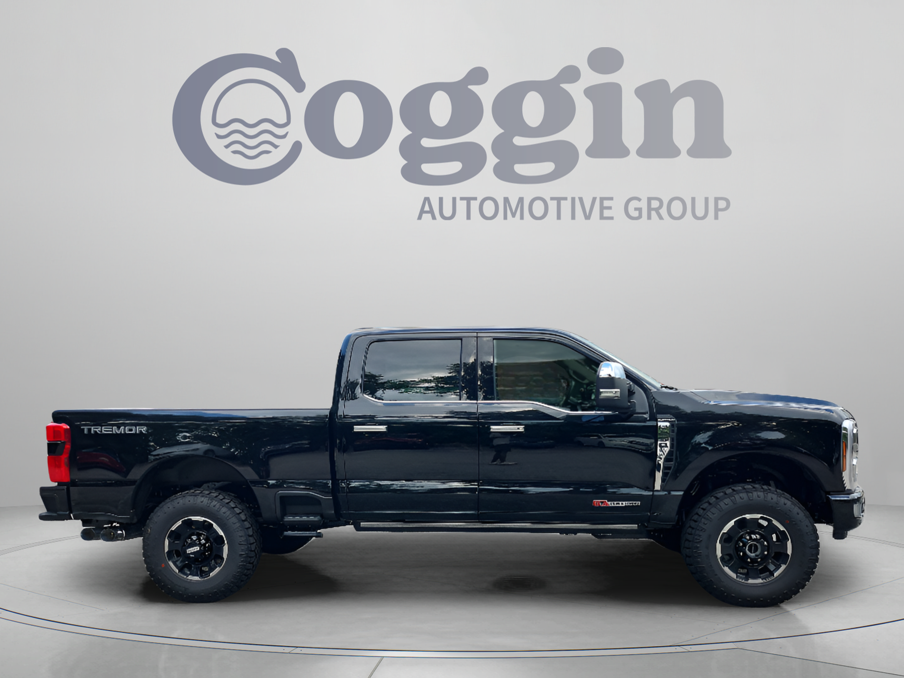 New 2026 Ford F250 Platinum w/ Platinum Plus Package AWD/4WD image 6