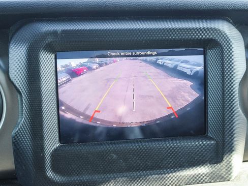 Used 2018 Jeep Wrangler Unlimited Sport S image 19