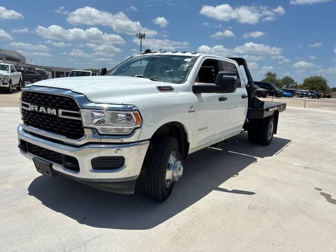 Used 2024 RAM 3500 SLT w/ Quick Order Package 2YG SLT AWD/4WD image 7