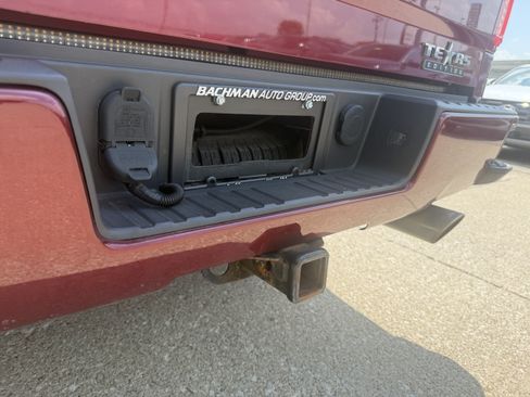 Used 2017 Chevrolet Silverado 1500 LTZ Z71 AWD/4WD image 11