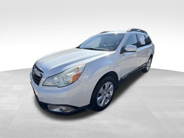 Used 2010 Subaru Outback 2.5i Premium AWD/4WD image 3