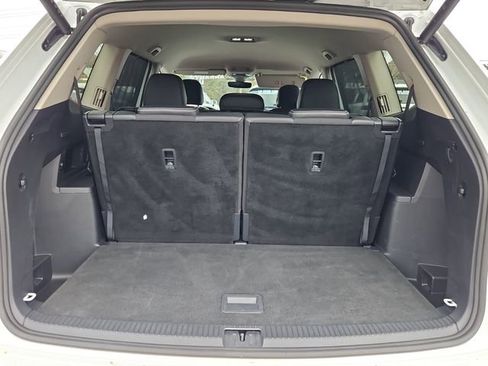 Used 2025 Volkswagen Atlas SE image 17